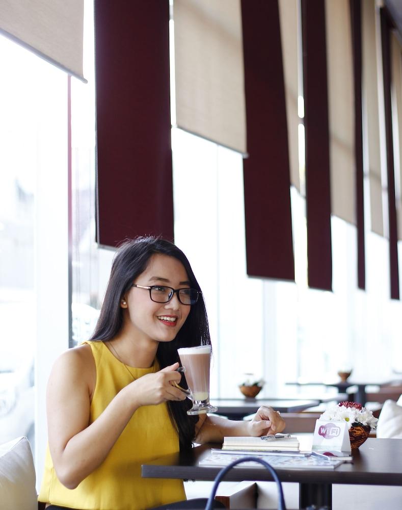 Atria Hotel Malang Exteriér fotografie