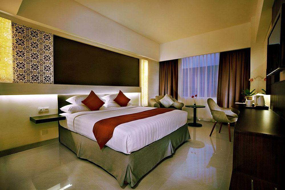 Atria Hotel Malang Exteriér fotografie