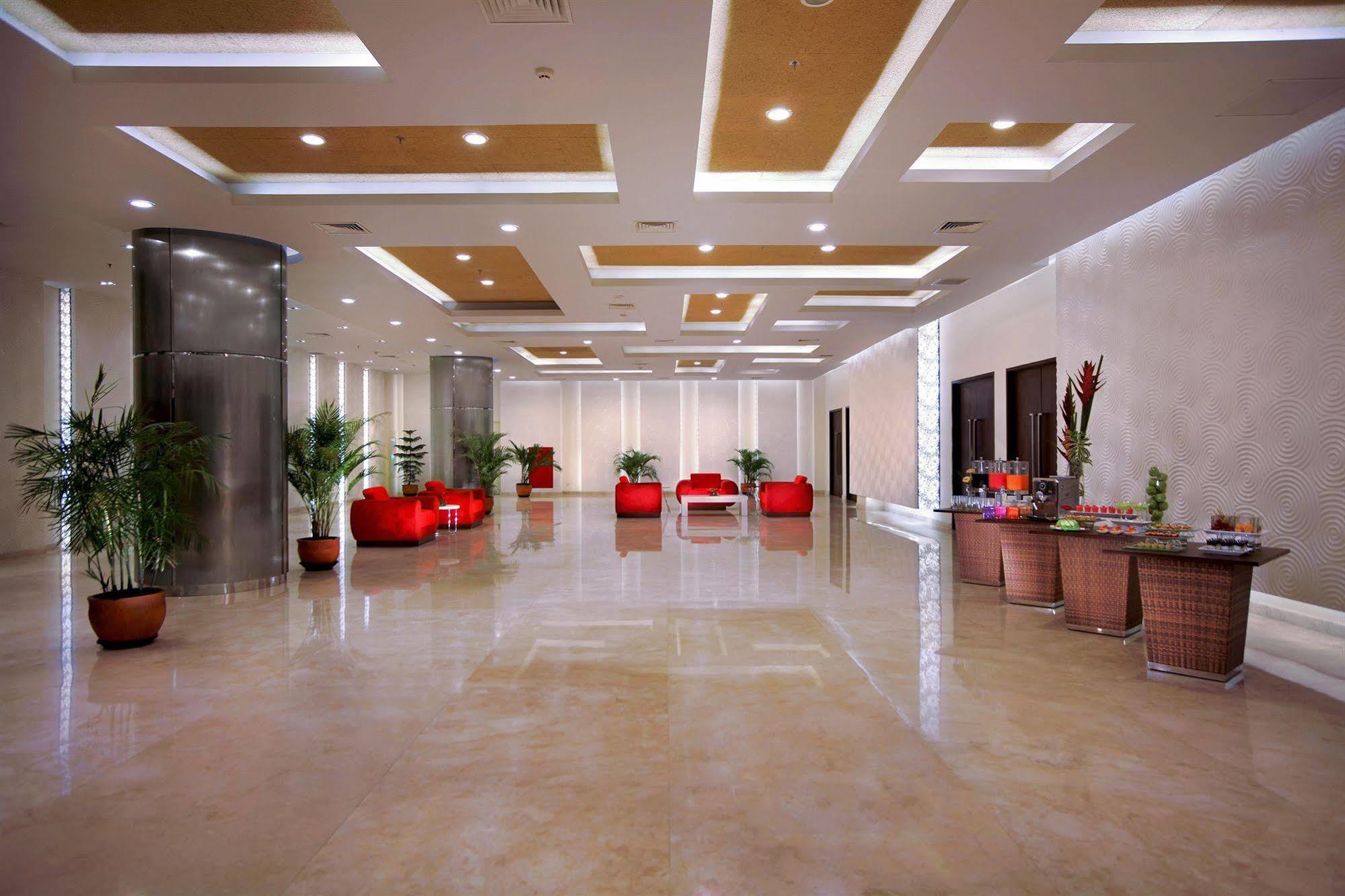 Atria Hotel Malang Exteriér fotografie