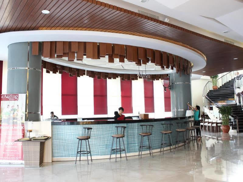 Atria Hotel Malang Exteriér fotografie