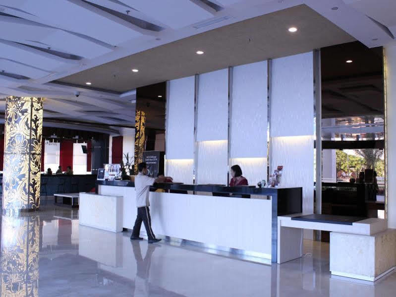 Atria Hotel Malang Exteriér fotografie